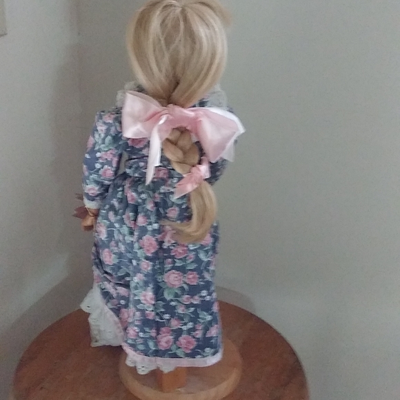 Raikes Original Hand Carved Doll Claire 1991 - Picture 4 of 6